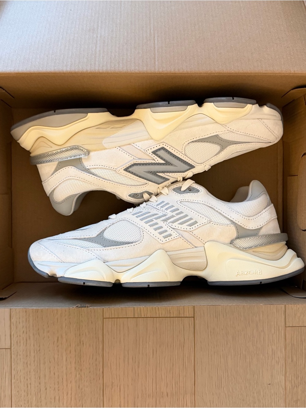 NEW IN BOX! Men’s New Balance 9060 Size 
10.5 - Picture 6 of 8